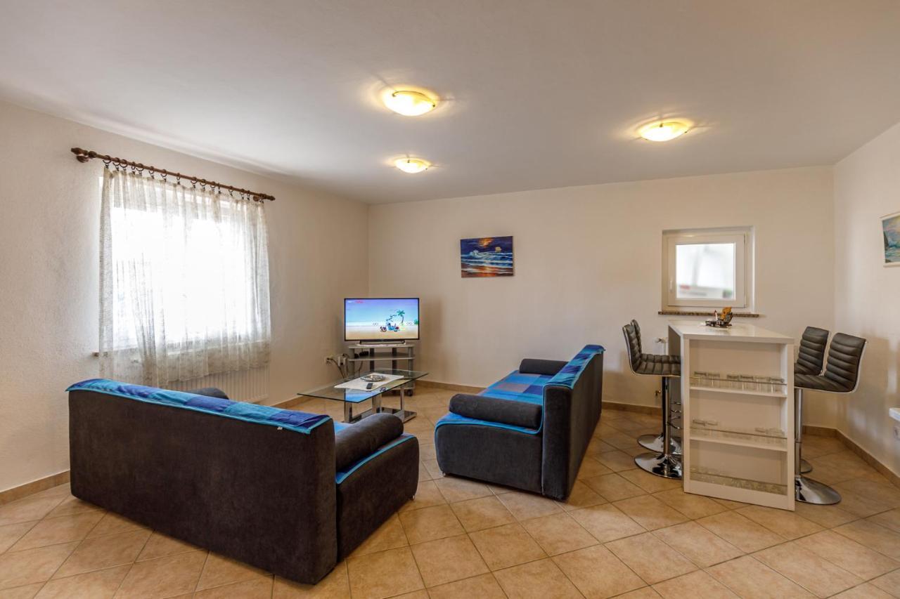 Ferienhaus Sascha In Porec Esterno foto
