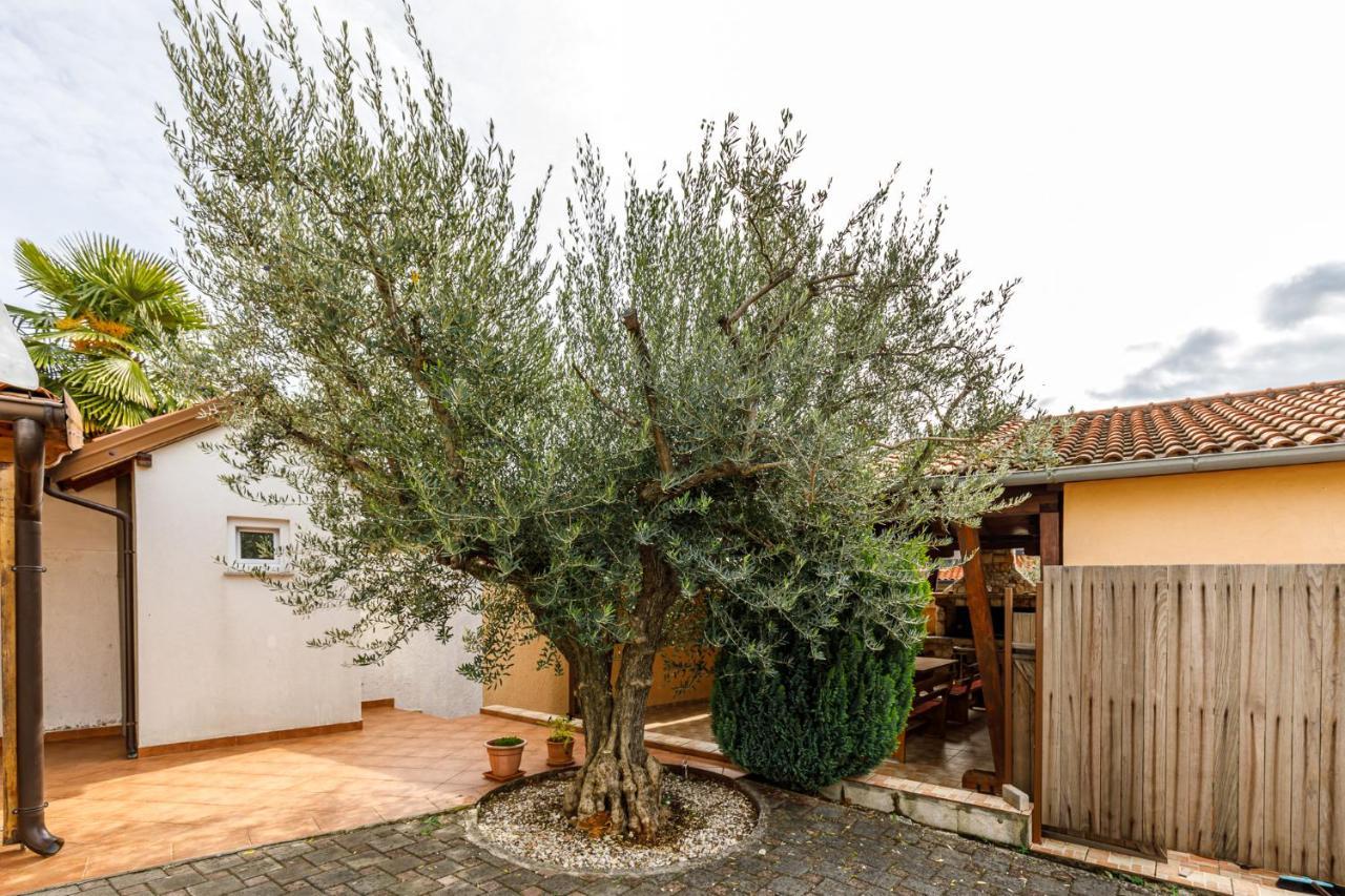 Ferienhaus Sascha In Porec Esterno foto