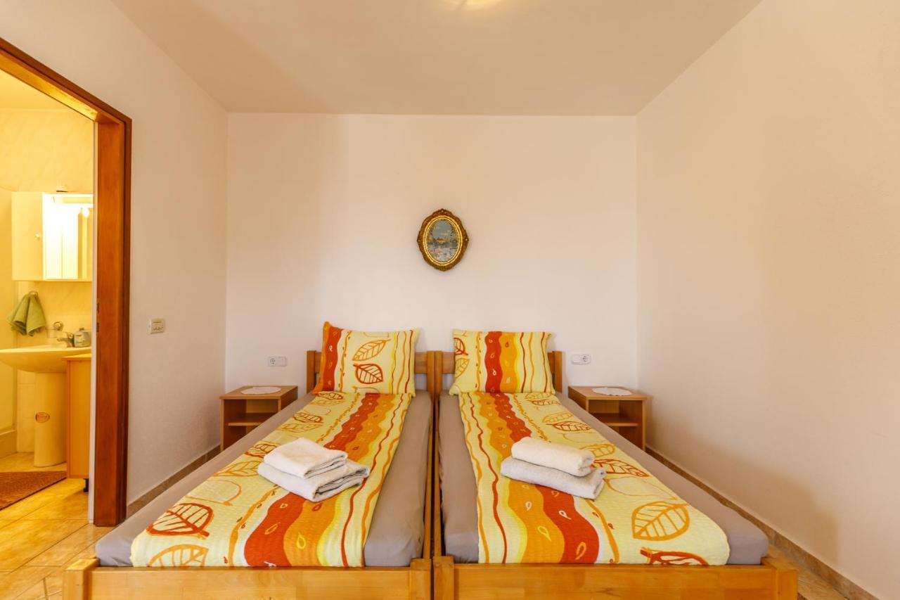 Ferienhaus Sascha In Porec Esterno foto