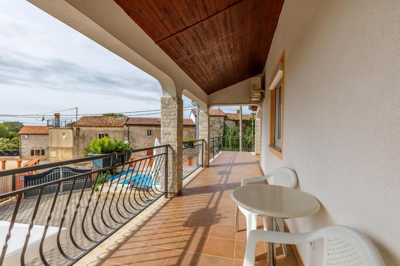 Ferienhaus Sascha In Porec Esterno foto
